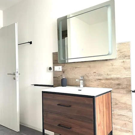 Mit Balkon, Gratis-parkplatz Lägenhet *